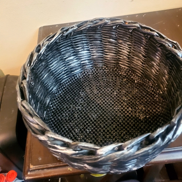 Handcrafted basket - Picture 4 of 8